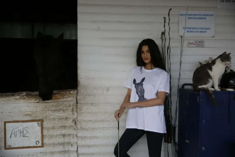 Donkey Love T-shirt 2055 - Image 3
